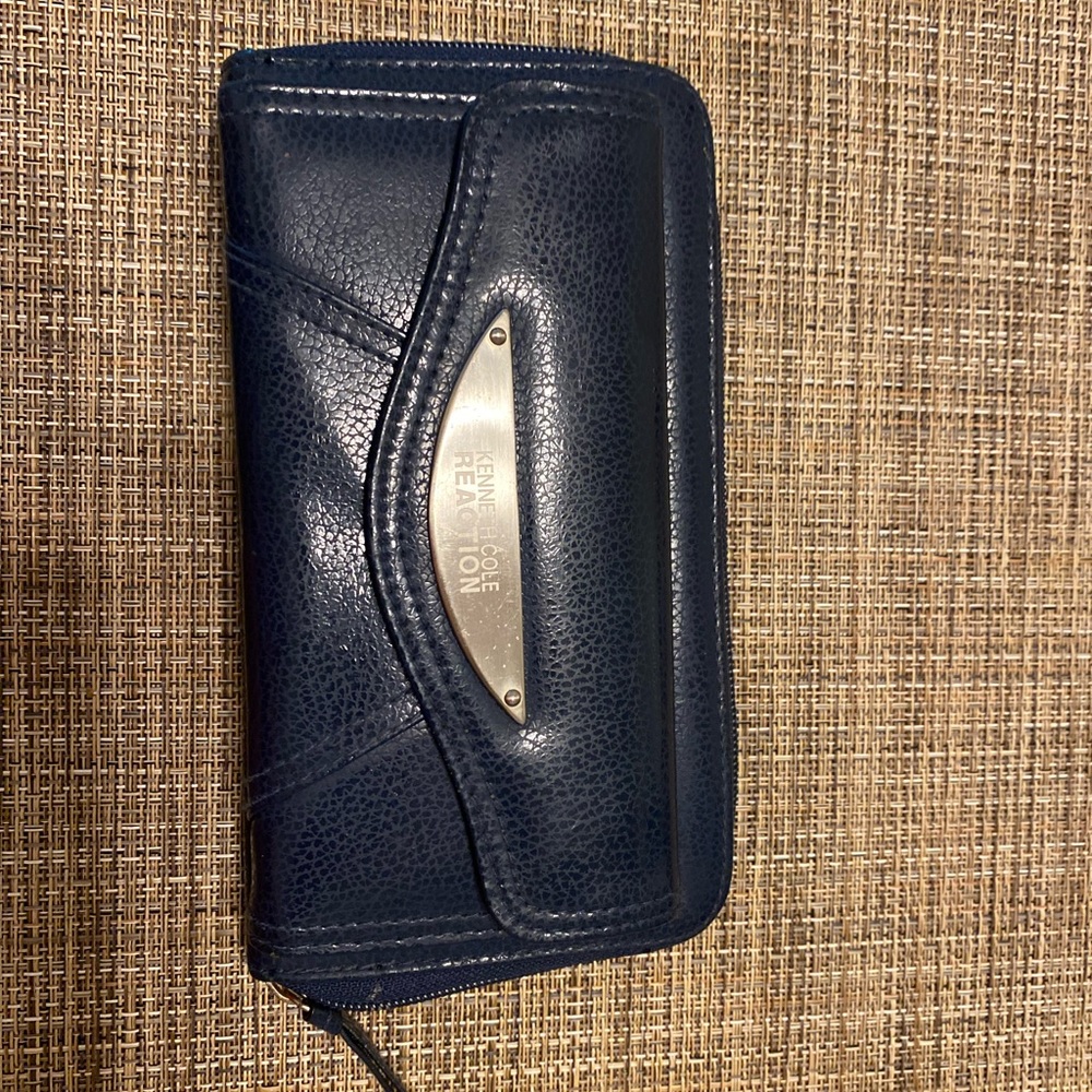 Kenneth Cole wallet - used condition